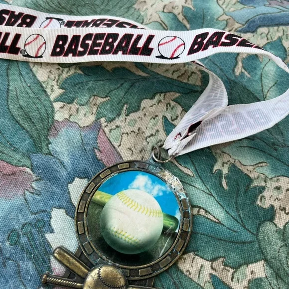 Medals - Picture 5 of 10